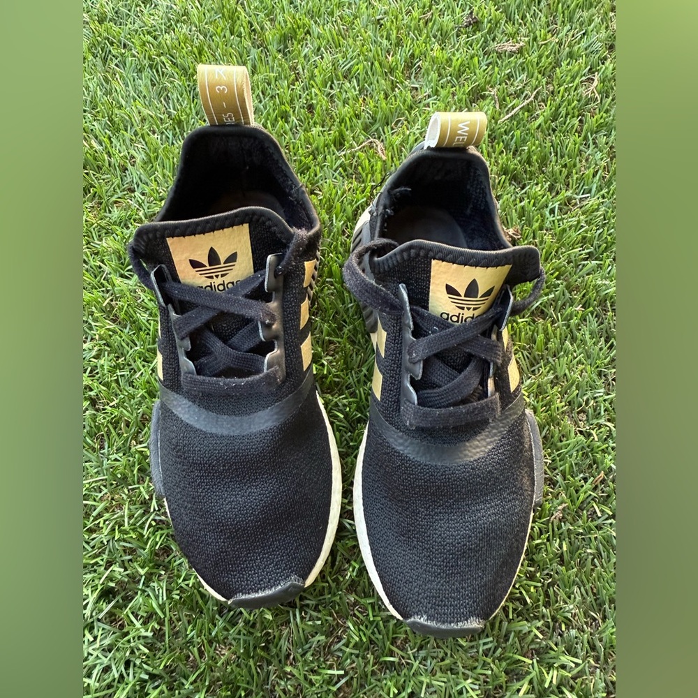 ADIDAS NMD_R1 Black/ Metallic Formstrip Sz (5 1/2)